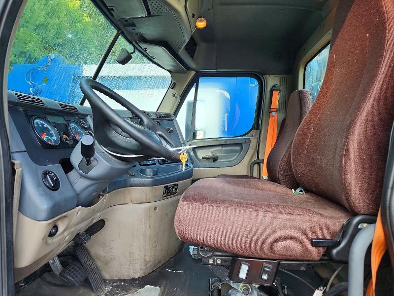 66001196 :رقم المزاد ، 1FUBGBDV2HLHH2362 vin ، 2017 Freightliner Cascadia 113 مزاد بيع