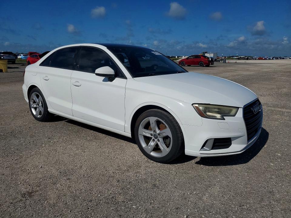 Продаж на аукціоні авто 2017 Audi A3, vin: WAUAUGFF8H1027091, номер лоту: 64673426