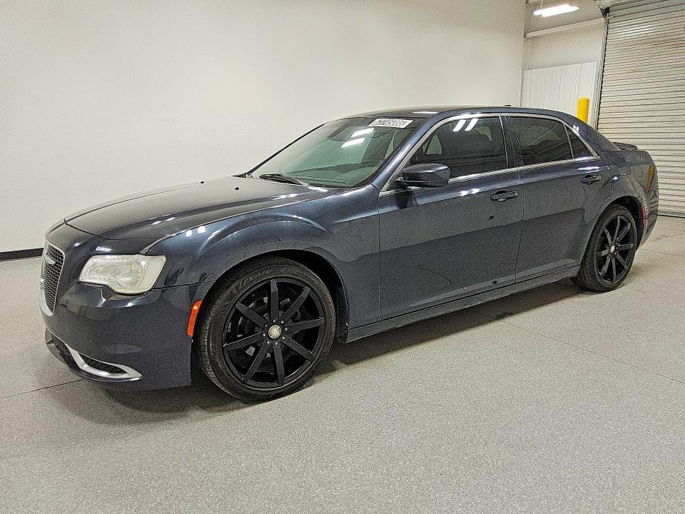 63745086 :رقم المزاد ، 2C3CCAAG7JH331780 vin ، 2018 Chrysler 300 مزاد بيع