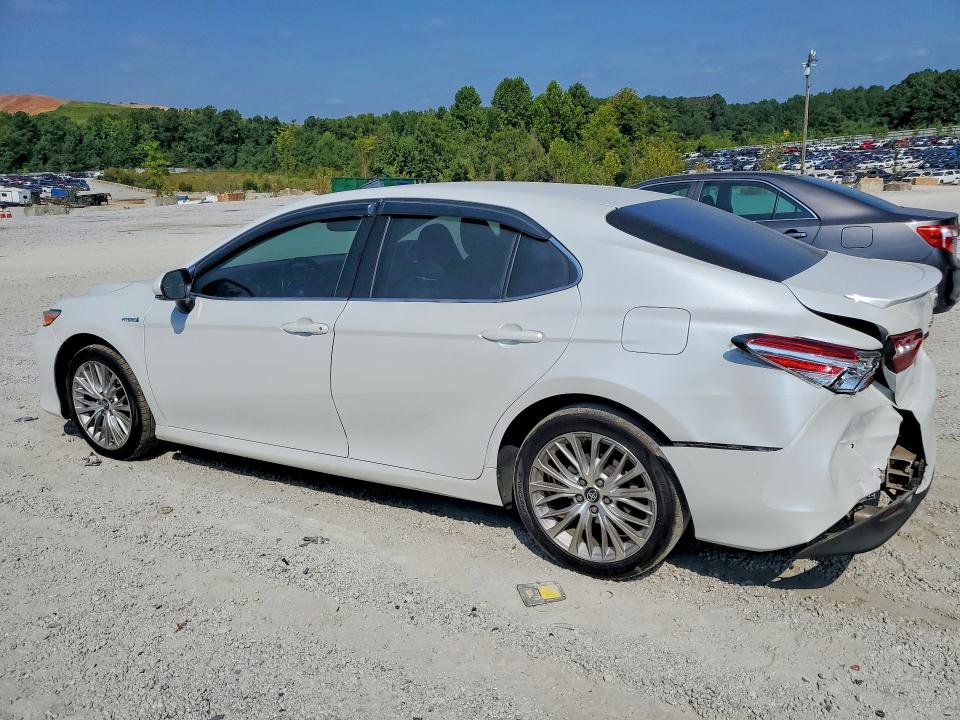 2018 Toyota Camry Hybrid მანქანა იყიდება აუქციონზე, vin: 4T1B21HK2JU006743, აუქციონის ნომერი: 66280766