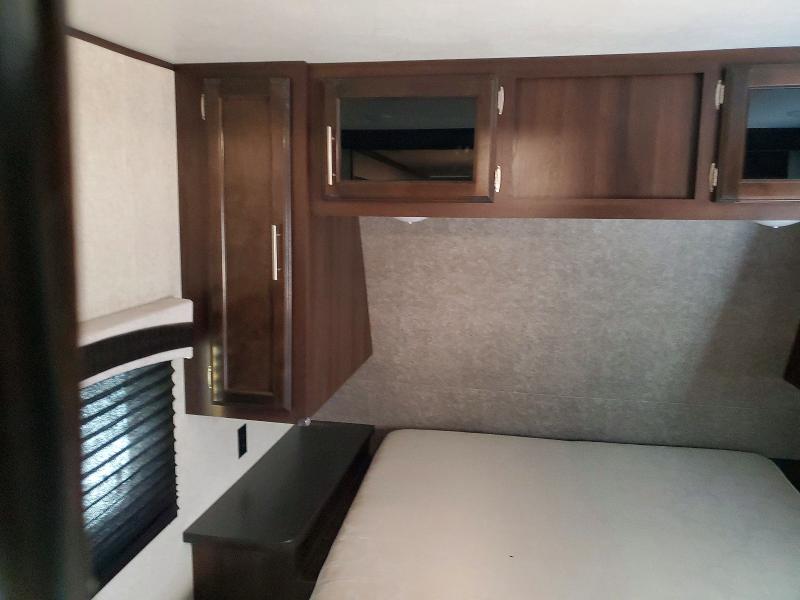 65849126 :رقم المزاد ، 1UJBJ0BR0L1TD0071 vin ، 2020 Jayco Jay Feather مزاد بيع