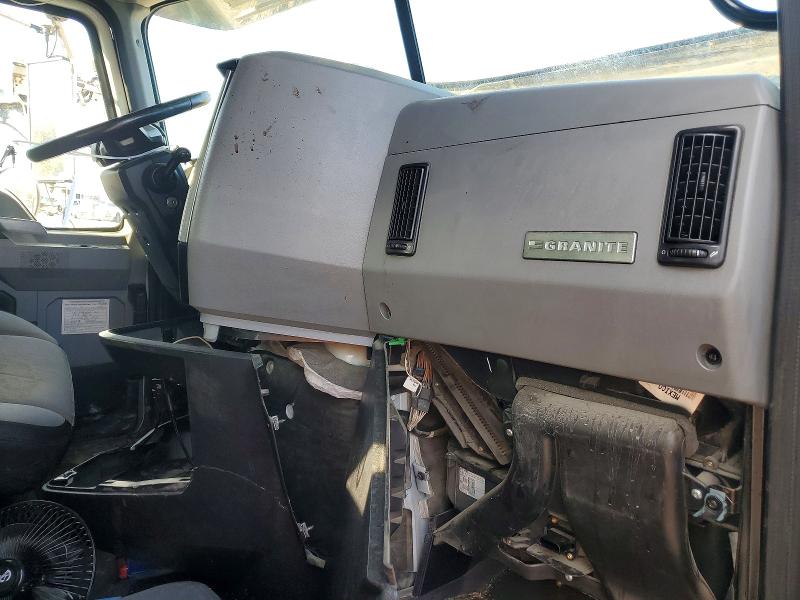 65283036 :رقم المزاد ، 1M2GR4NC6RM004974 vin ، 2024 Mack Granite مزاد بيع