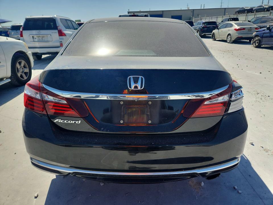 65189456 :رقم المزاد ، 1HGCR2F32HA011203 vin ، 2017 Honda Accord مزاد بيع