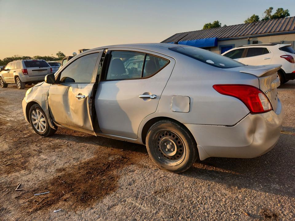 65196956 :رقم المزاد ، 3N1CN7AP6EK465310 vin ، 2014 Nissan Versa مزاد بيع