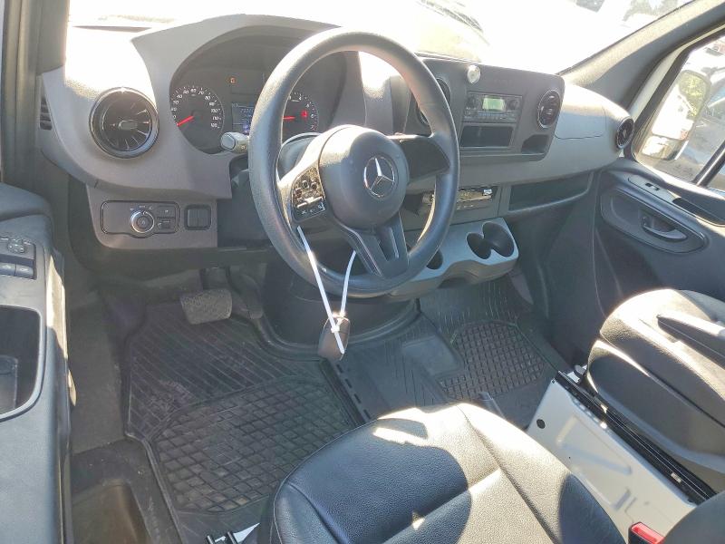 60421686 :رقم المزاد ، W1Y40BHY8NT114885 vin ، 2022 Mercedes-benz Sprinter مزاد بيع