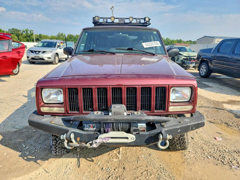 64228106 :رقم المزاد ، 1J4FF58S51L563342 vin ، 2001 Jeep Cherokee مزاد بيع