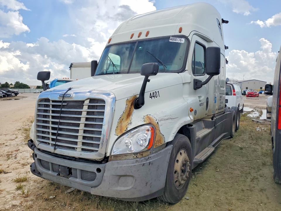 Aukcja sprzedaży 2015 Freightliner Cascadia, vin: 1FUJGLD57FLGJ0097, numer aukcji: 64000776
