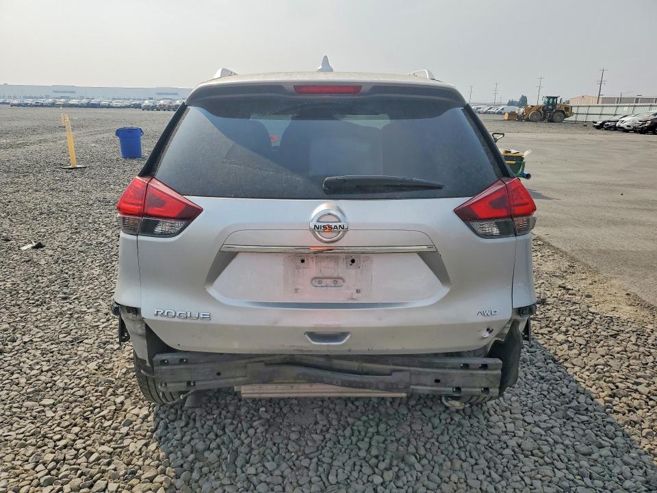 Продаж на аукціоні авто 2017 Nissan Rogue, vin: JN8AT2MV3HW015425, номер лоту: 64307396