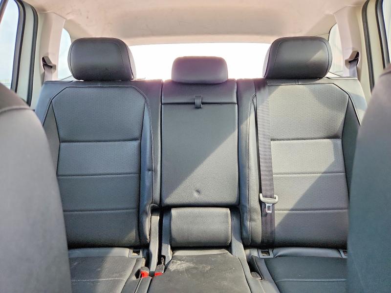 Продаж на аукціоні авто 2018 Volkswagen Tiguan, vin: 3VV2B7AX0JM131274, номер лоту: 64616676