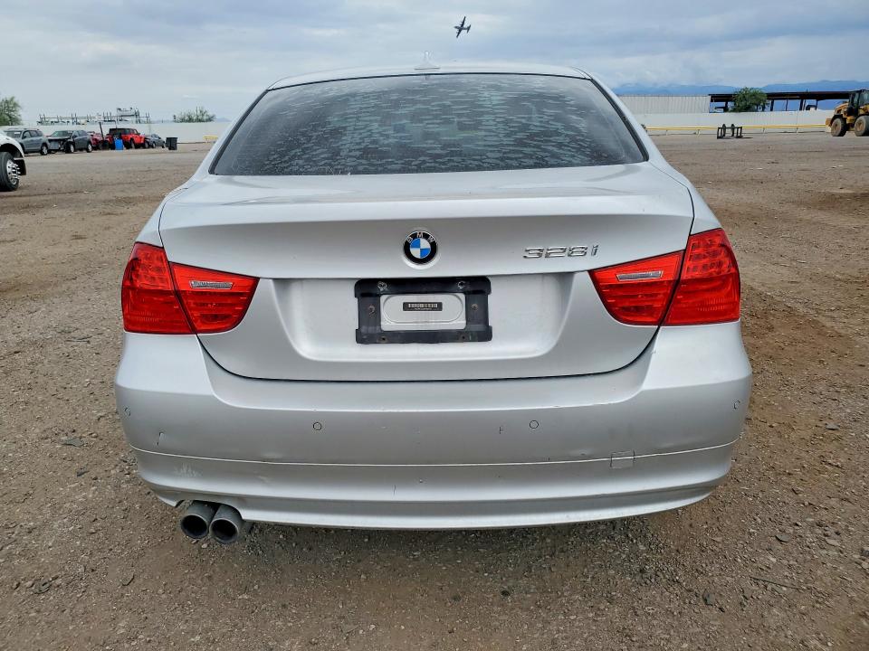 64682836 :رقم المزاد ، WBAPK7C50BF088005 vin ، 2011 Bmw 328 مزاد بيع