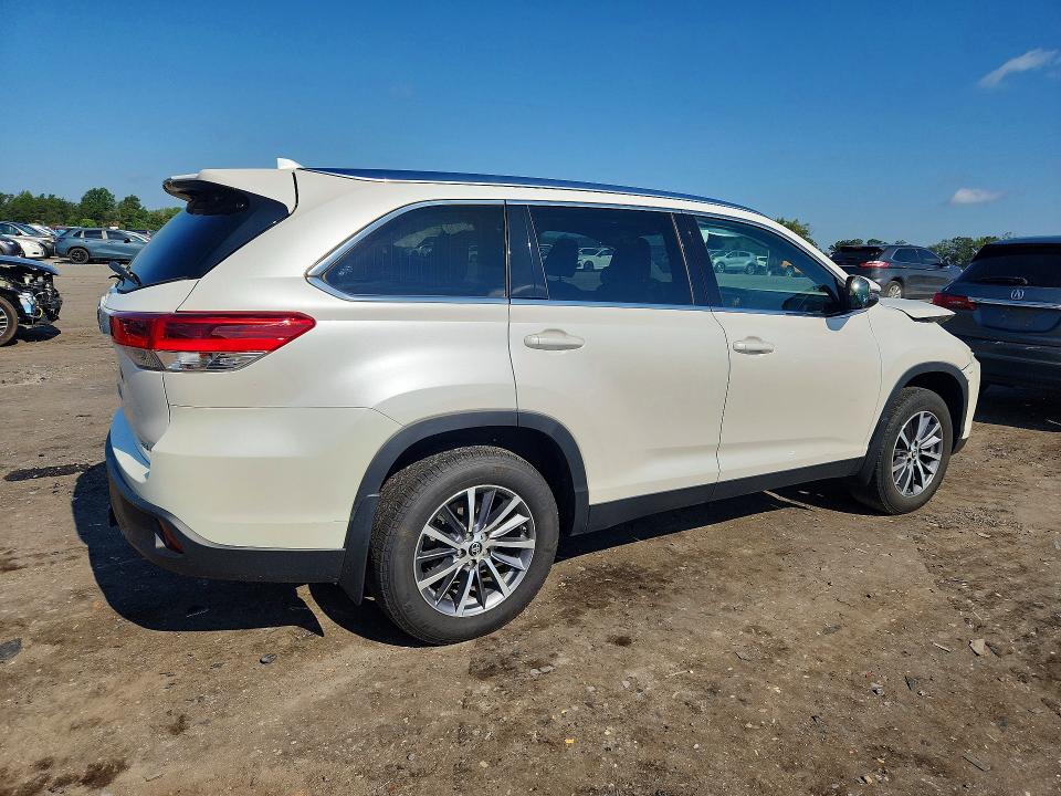 Продажа на аукционе авто 2019 Toyota Highlander, vin: 5TDJZRFH2KS595476, номер лота: 63473666