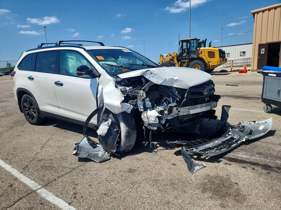 Auction sale of the 2019 Toyota Highlander, vin: 5TDJZRFH5KS973080, lot number: 63264346