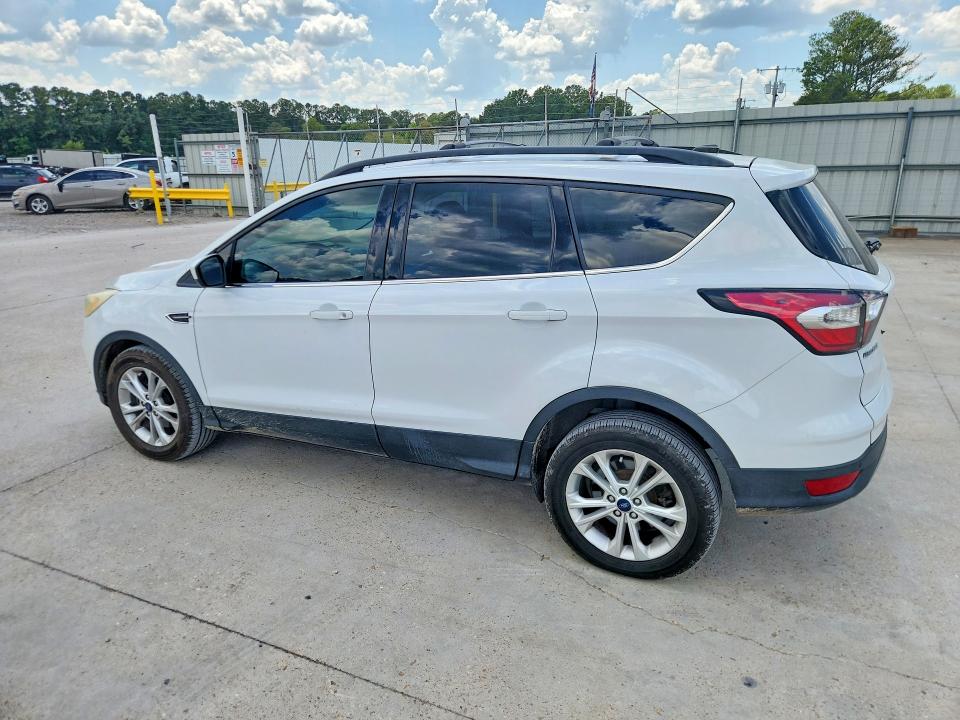 65689906 :رقم المزاد ، 1FMCU0GD7HUE42803 vin ، 2017 Ford Escape مزاد بيع