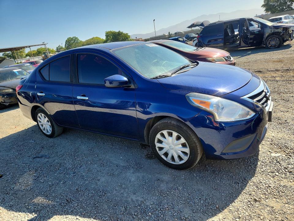 65681696 :رقم المزاد ، 3N1CN7AP7JL823020 vin ، 2018 Nissan Versa مزاد بيع