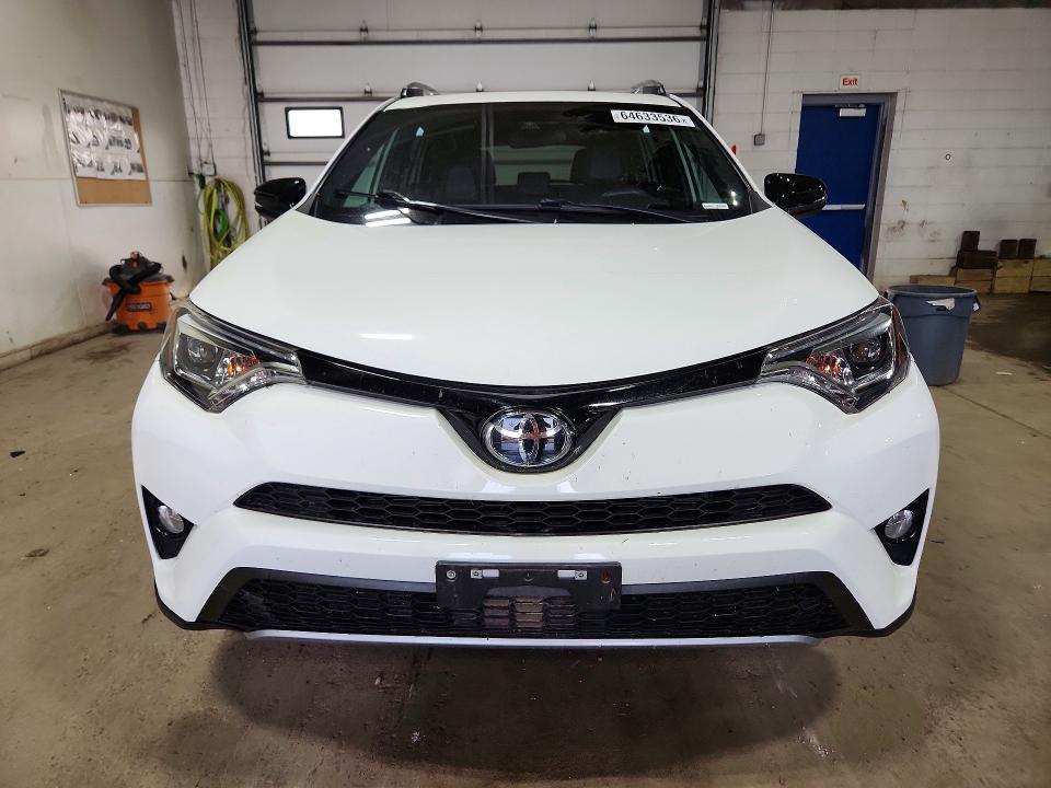 Продажа на аукционе авто 2017 Toyota Rav4, vin: 2T3JFREV3HW652341, номер лота: 64633536