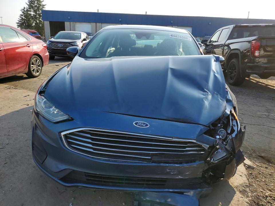 64826506 :رقم المزاد ، 3FA6P0LU2KR131105 vin ، 2019 Ford Fusion مزاد بيع