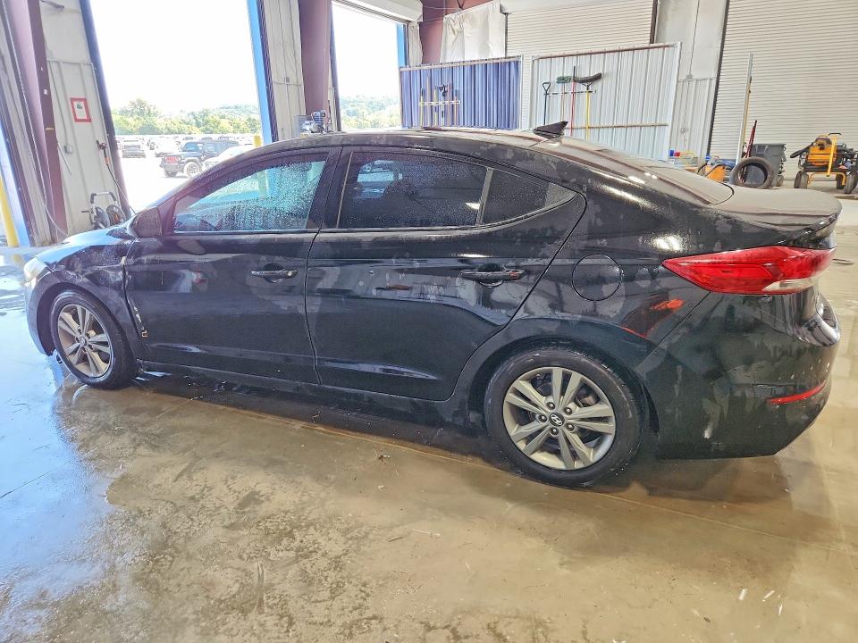 67105566 :رقم المزاد ، 5NPD84LF5JH321540 vin ، 2018 Hyundai Elantra مزاد بيع