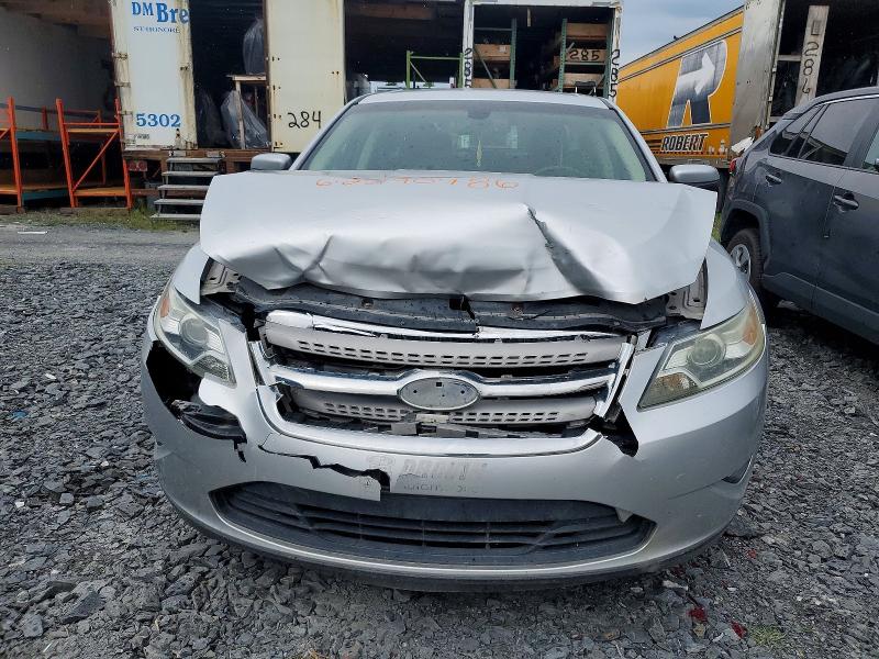 2010 Ford Taurus მანქანა იყიდება აუქციონზე, vin: 1FAHP2HW5AG112438, აუქციონის ნომერი: 62290786