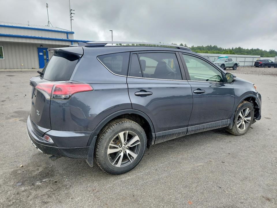 2017 Toyota Rav4 მანქანა იყიდება აუქციონზე, vin: JTMRFREV1HD205135, აუქციონის ნომერი: 64929506