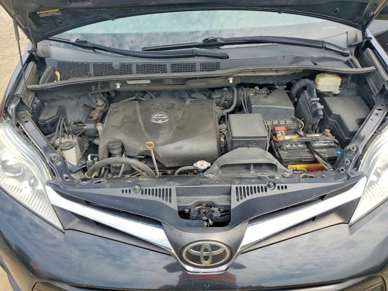 66074226 :رقم المزاد ، 5TDKZ3DC3JS911023 vin ، 2018 Toyota Sienna مزاد بيع