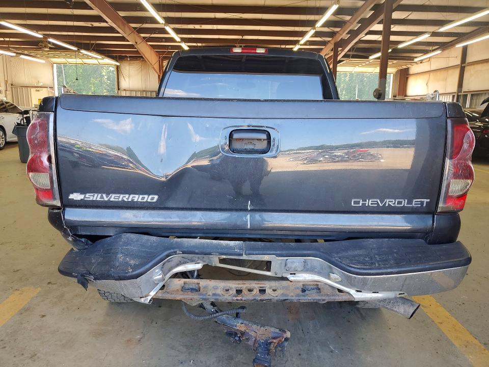 65591556 :رقم المزاد ، 1GCHK29U95E181849 vin ، 2005 Chevrolet Silverado مزاد بيع