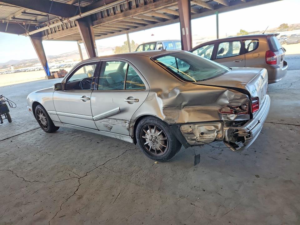 Aukcja sprzedaży 2000 Mercedes-benz E, vin: WDBJF65J8YB000558, numer aukcji: 64494926