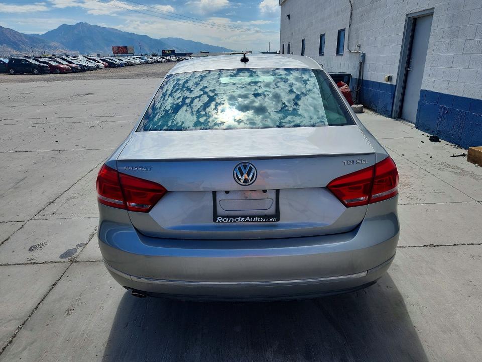66334516 :رقم المزاد ، 1VWCN7A31EC063773 vin ، 2014 Volkswagen Passat مزاد بيع