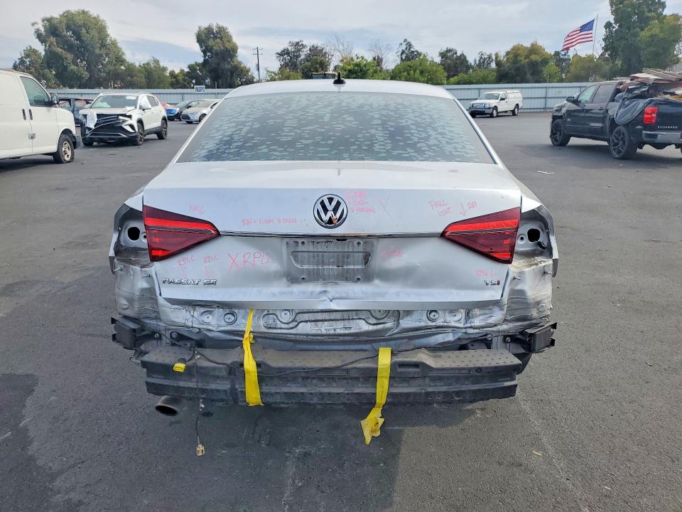 2018 Volkswagen Passat მანქანა იყიდება აუქციონზე, vin: 1VWBA7A33JC016732, აუქციონის ნომერი: 67021366