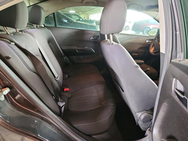 63434816 :رقم المزاد ، 1G1JC5SH5F4101041 vin ، 2015 Chevrolet Sonic مزاد بيع