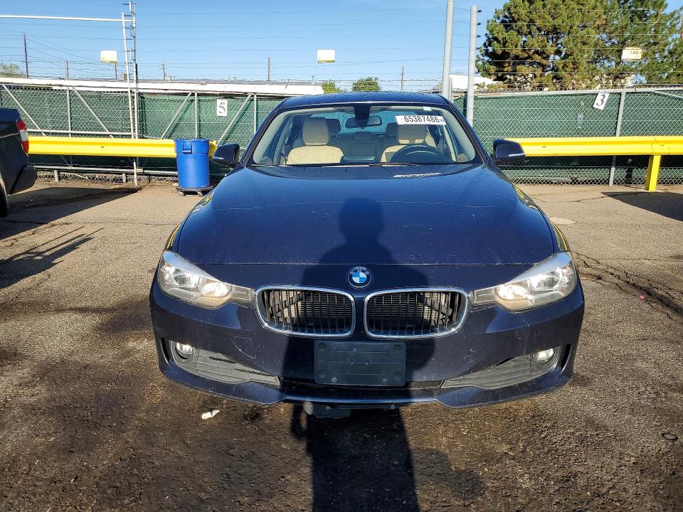 65387486 :رقم المزاد ، WBA3C3C54EP662835 vin ، 2014 Bmw 320 مزاد بيع
