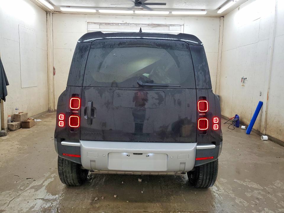 65556916 :رقم المزاد ، SALEJ7EX0S2357101 vin ، 2025 Land Rover Defender مزاد بيع