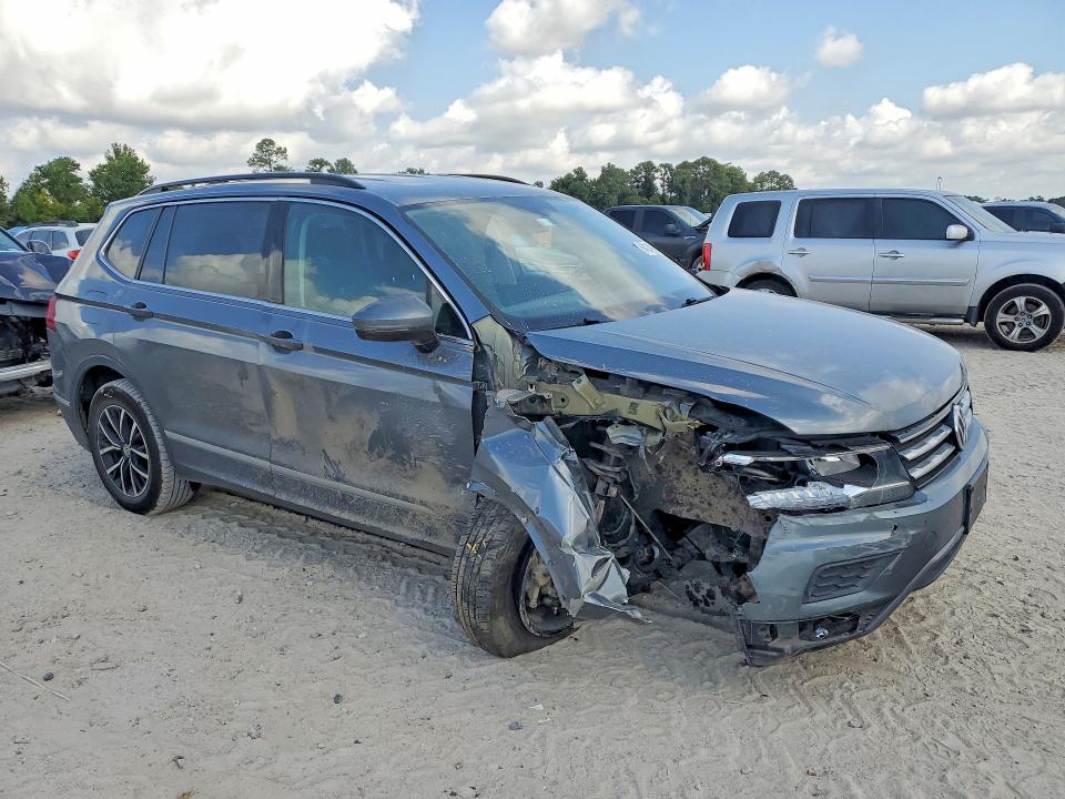 Продажа на аукционе авто 2021 Volkswagen Tiguan, vin: 3VV3B7AX9MM039072, номер лота: 64214816