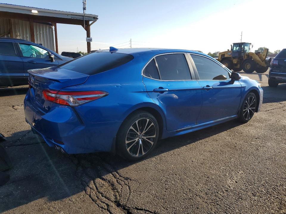 Aukcja sprzedaży 2018 Toyota Camry, vin: 4T1B11HK9JU017810, numer aukcji: 66594626