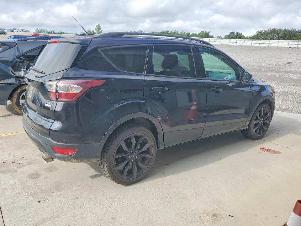 65276266 :رقم المزاد ، 1FMCU0GD4HUC84095 vin ، 2017 Ford Escape مزاد بيع