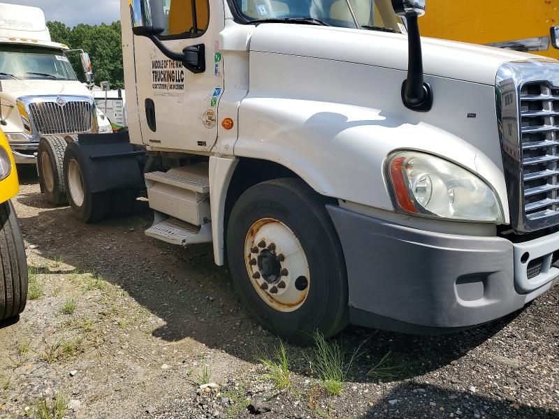 2010 Freightliner Cascadia 125 მანქანა იყიდება აუქციონზე, vin: 1FUJGEDR3ALAV5575, აუქციონის ნომერი: 64261336