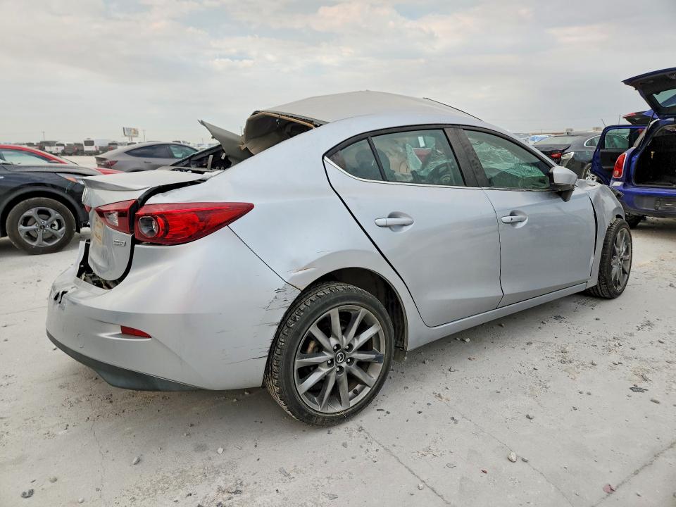 Aukcja sprzedaży 2018 Mazda 3, vin: 3MZBN1V31JM197727, numer aukcji: 66612536