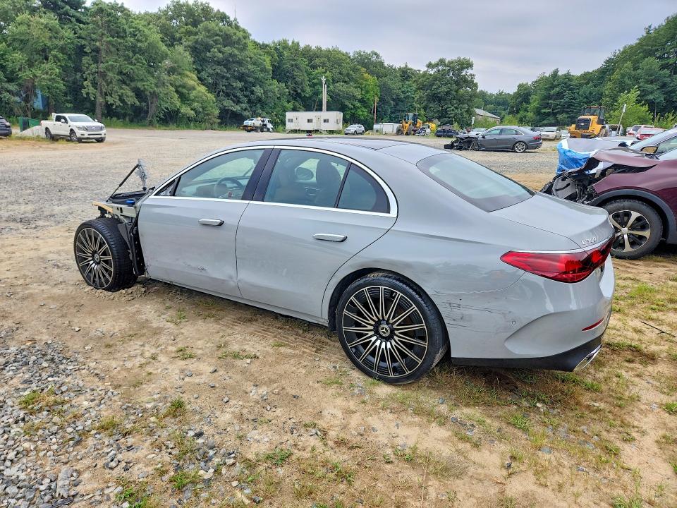 Продажа на аукционе авто 2026 Mercedes-benz E, vin: W1KLF4GBXTA203539, номер лота: 61354456
