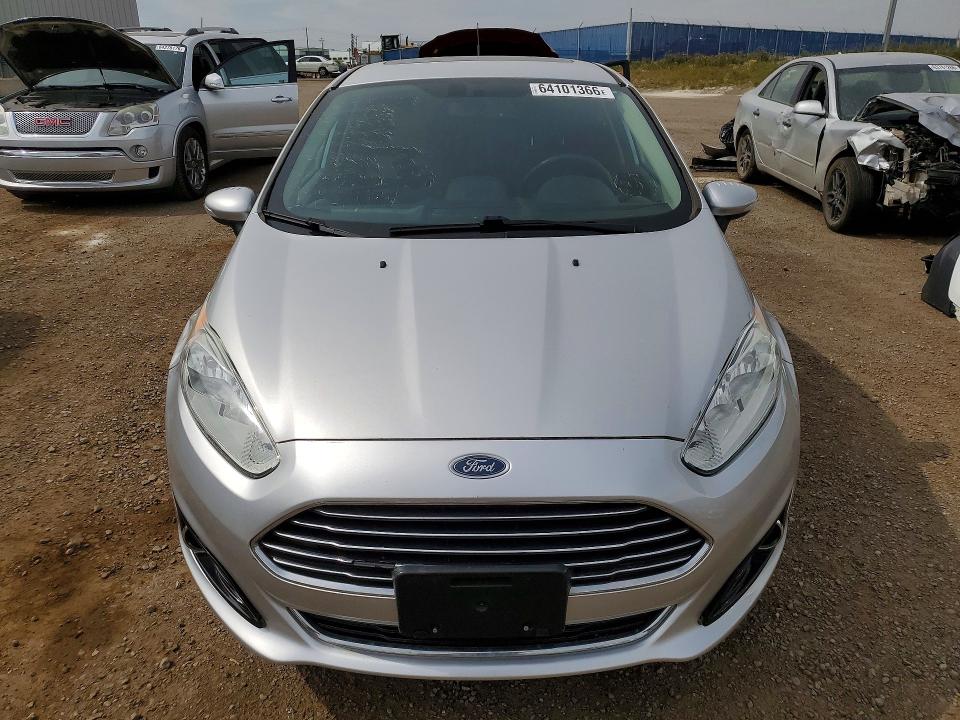 64101366 :رقم المزاد ، 3FADP4CJ7FM184146 vin ، 2015 Ford Fiesta مزاد بيع
