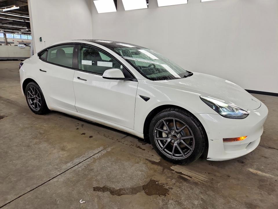 65931276 :رقم المزاد ، 5YJ3E1EAXNF288205 vin ، 2022 Tesla Model 3 مزاد بيع