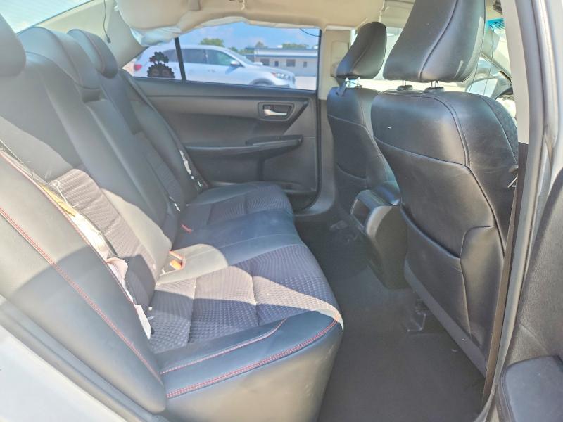 63669826 :رقم المزاد ، 4T1BF1FK7FU996058 vin ، 2015 Toyota Camry مزاد بيع