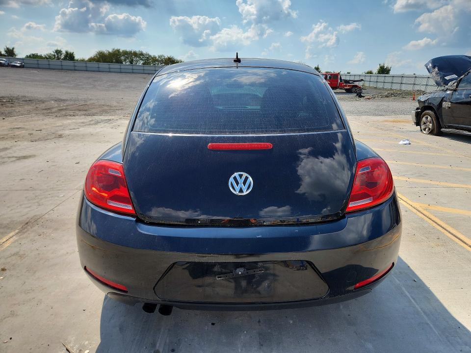 2015 Volkswagen Beetle მანქანა იყიდება აუქციონზე, vin: 3VWF17AT6FM655565, აუქციონის ნომერი: 67142446