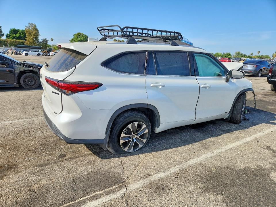 64952796 :رقم المزاد ، 5TDHBRCH5NS545747 vin ، 2022 Toyota Highlander Hybrid مزاد بيع