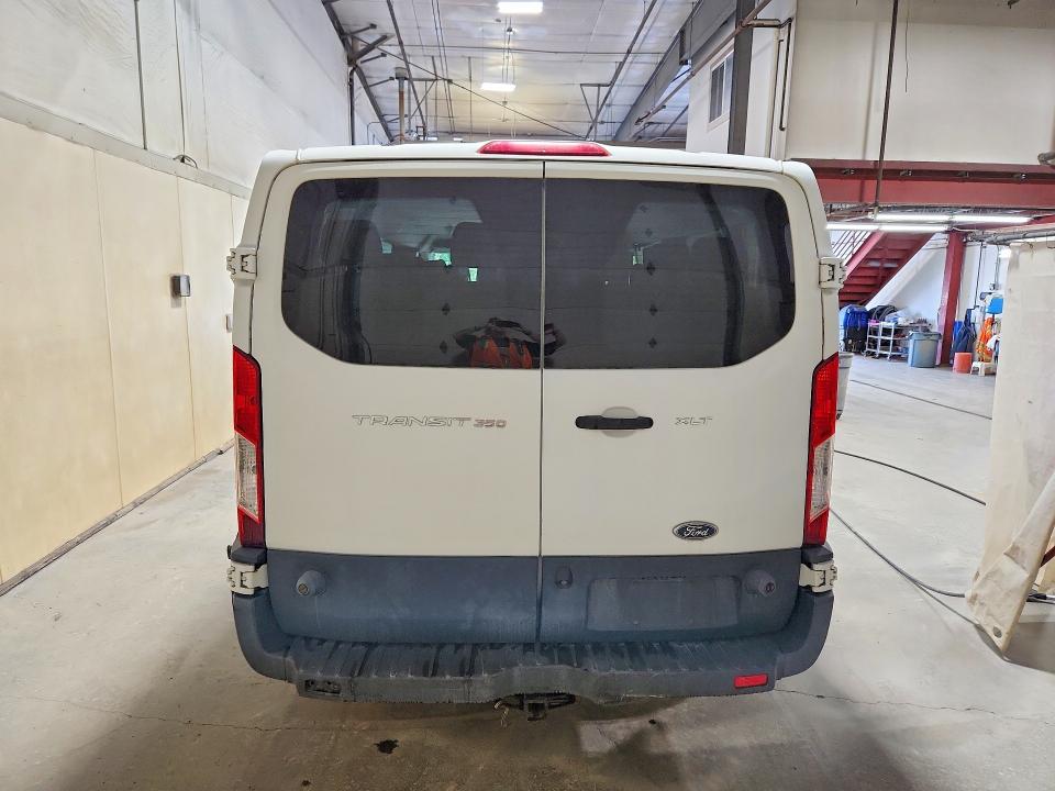 67366616 :رقم المزاد ، 1FBZX2ZM0FKB01609 vin ، 2015 Ford Transit مزاد بيع