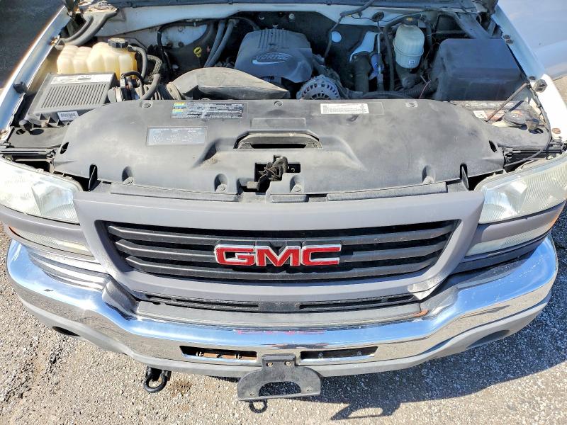 65202476 :رقم المزاد ، 1GTHC24U53Z190008 vin ، 2003 Gmc Sierra مزاد بيع