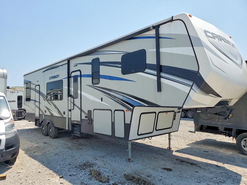 63920196 :رقم المزاد ، 4YDF35729FR805647 vin ، 2015 Keystone Carbon مزاد بيع