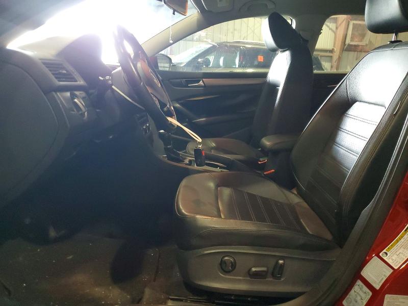 64111516 :رقم المزاد ، 1VWBS7A35FC064611 vin ، 2015 Volkswagen Passat مزاد بيع