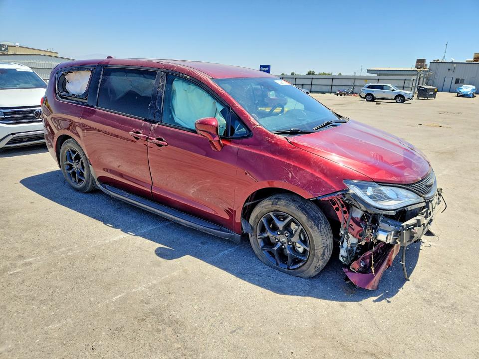 63894146 :رقم المزاد ، 2C4RC1FG8KR706361 vin ، 2019 Chrysler Pacifica مزاد بيع