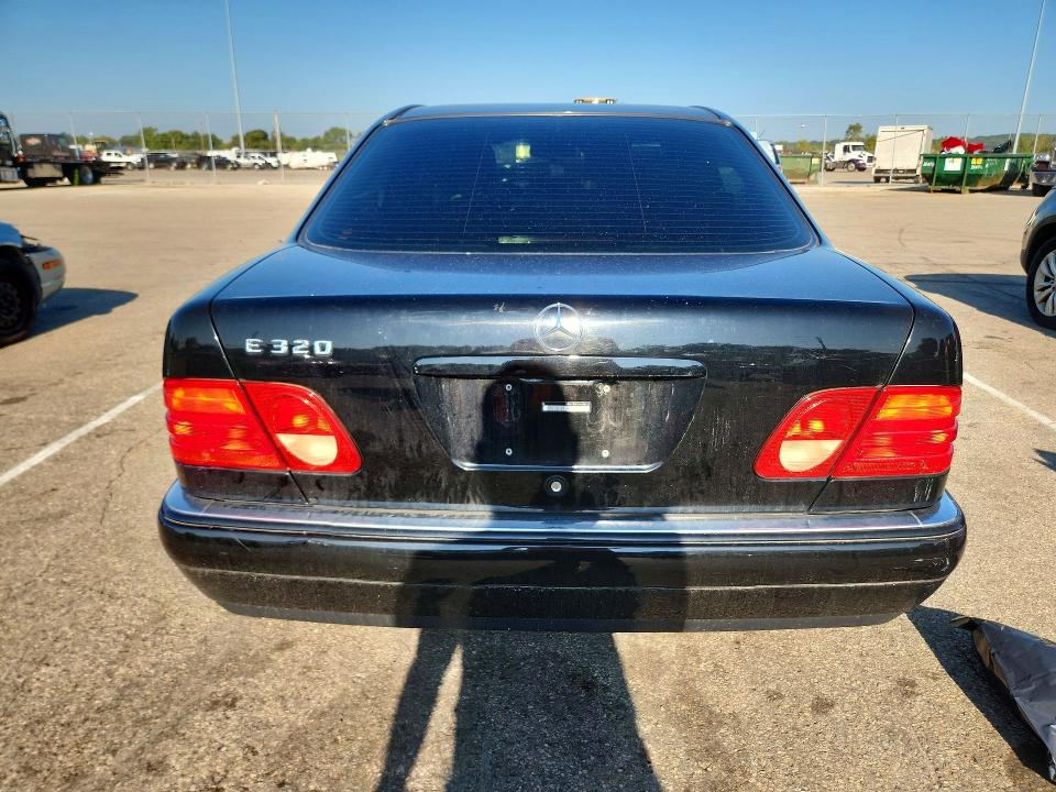 66754816 :رقم المزاد ، WDBJF65H1XA828744 vin ، 1999 Mercedes-benz E مزاد بيع