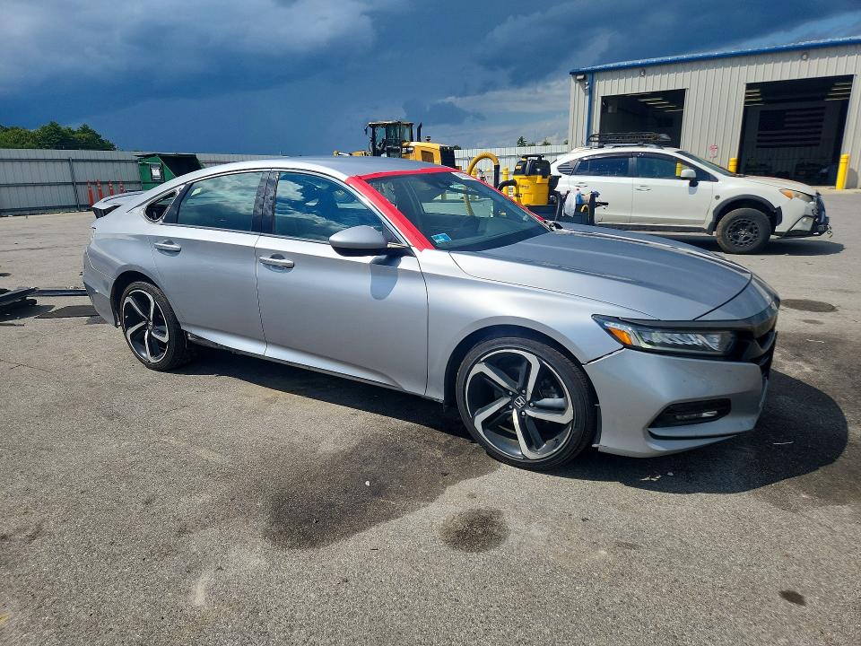 2018 Honda Accord მანქანა იყიდება აუქციონზე, vin: 1HGCV1F30JA061643, აუქციონის ნომერი: 64535586