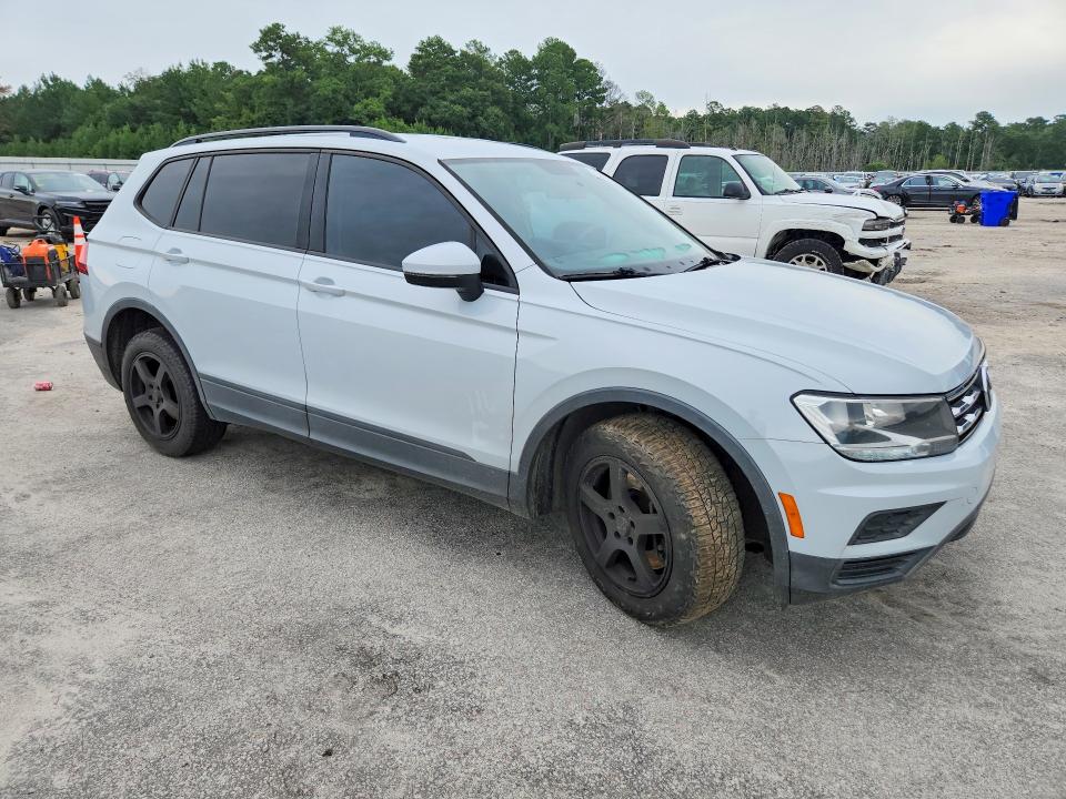 Продаж на аукціоні авто 2018 Volkswagen Tiguan, vin: 3VV0B7AX6JM105611, номер лоту: 63810936